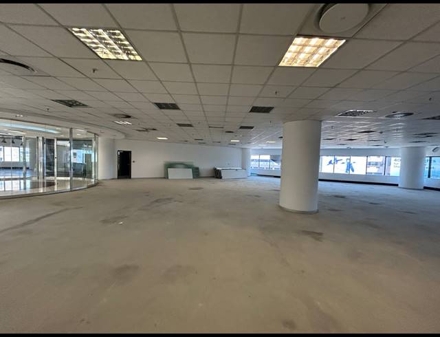 1,035M² OFFICE TO LET IN SANDTON CENTRAL